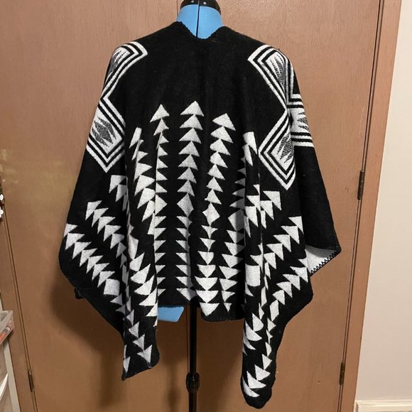 Patterned Reversible Poncho - Picture 5 of 5